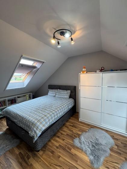 Duplex cu 4 camere cu Canalizare în Independenței