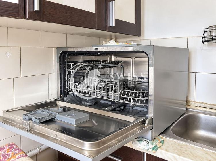 Apartament cu 2 camere semidecomandat, mobilat în Central