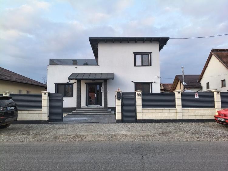 Casă cu 4 camere în Sânpetru