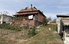 Casa de vanzare locatie excelenta, la doar 5 minute de nodul rutier al Autostrazii A1 Tigveni