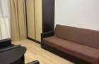 Inchiriez apartament la mansarda. - 1