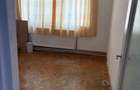 Inchiriez apartament 3 camere - 4