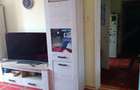 Vand apartament 3 camere decomandat. Etaj 3 din 4. Zona luminoasa ?i diminea?a ?i seara. De vazut!