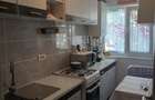 Vand apartament mobilat.