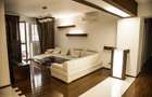 Proprietar inchiriez apartament cu 3 camere