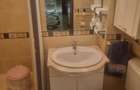 Inchiriez apartament la casa / curte - 7