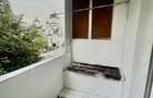 Inchiriez apartament doua camere in Precista. ( vizavi de Biserica noua ) .