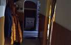 Apartament 3 camere , decomandat, zona Sud (Scoala 1-8), etajul 1/4. - 2