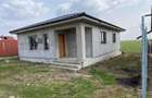 Vand casa individula 3 camere plus tereasa pret fix 50000