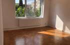 Spatiu comercial, vad intens, vitrine, utilitati, parcari, 130 mp
