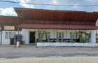 Casa, spatiu comercial, teren 3025 mp, sat Ciuperceni, pret atragator