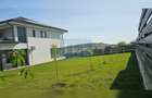 Casa ultrafinisata, garaj, panouri fotovoltaice - 4