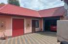 Casă cu Teren 5000 Mp în Cărăstău - 5