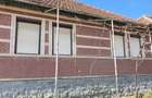 Vand o casa veche nerenovat in sat Petrani, com.Pocola, jud.Bh