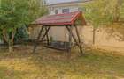 Vilă de închiriat P+1+M cu subsol, curte de 1.000 mp și livadă