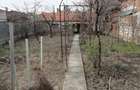 Casa solida din caramida in Parneava, teren 720 mp - 2