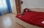 Proprietar vand sau inchiriez apartament cu 3 camere decomandat etaj 4 i - 5