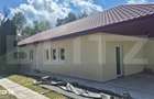 Casa cu 3 camere de , 200 mp, teren 3286 mp, localitatea Jankmajtis, U - 15
