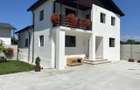 Gata de locuit! Vanzare casa cu 5 camere in Priboiu, com.Branesti - 9