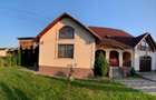 Casă cu 5 camere cu Canalizare în Vest - 1