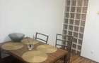Trocadero, de vanzare 2 camere, decomandat, renovat - 1