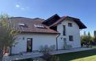 Casa de vanzare, 5 camere, curte mare, moderna