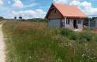 Teren 1580 m2 intravilan si casuta la rosu - 2
