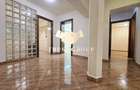 Apartament cu 4 camere decomandat în P-ța Victoriei - 3