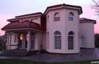 Casă cu 4 camere în Central - 2 Casă cu 4 camere în Central - 2