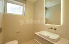 Apartament superb cu gradina | 2 garaje - 7