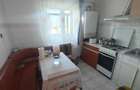 Apartament cu 3 camere decomandat în Broșteni - 2