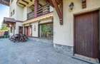 Casă cu 7 camere cu Garaj în Piatra Arsă - 3