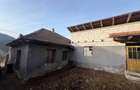 Casă cu 3 camere cu Teren 250 Mp în Central - 1
