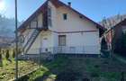 Casa cu etaj si semineu, intr-o zona linistita - 6