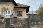 Casă cu 4 camere în Malu cu Flori - 2