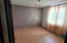 Apartament cu 4 camere ?i curte comuna de vanzare