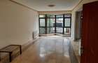Casă cu 6 camere cu Teren 172 Mp în Sisești - 8