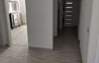 Apartament cu 4 camere decomandat în Titan - 11