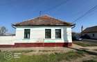 Casă cu 4 camere cu Teren 959 Mp în Iratoșu - 1
