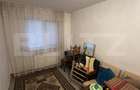 Apartament cu 4 camere semidecomandat în Craiovița Nouă - 3