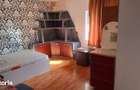 Ofer chirie 2 camere la curte