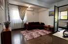Apartament cu 3 camere semidecomandat în Central - 1
