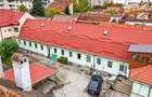 Corp de casa cu farmec autentic,4 camere, parcare,curte,dublu potential,Central,