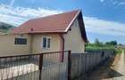 Casă cu 3 camere cu Teren 1000 Mp în Bacău - 1
