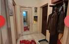 Strada praga, apartament 57mp, doua camere, decomandat, curte cu loc parcare ?i garaj.