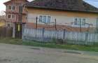 Doua case amplasate pe un teren de 1398 mp ,Porumbeni - 2