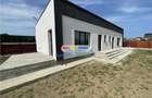 Crevedia Str Uzinei Casa 3 camere 2 bai SU 52 MP Teren 145 MP - 1