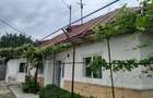 Casă cu 4 camere în Roman - 4