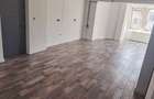 Apartament cu 3 camere semidecomandat în Central - 2