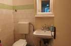 Vand apartament cu 3 camere,  2  bai, decomandat, 65 mp, cartierul Astra